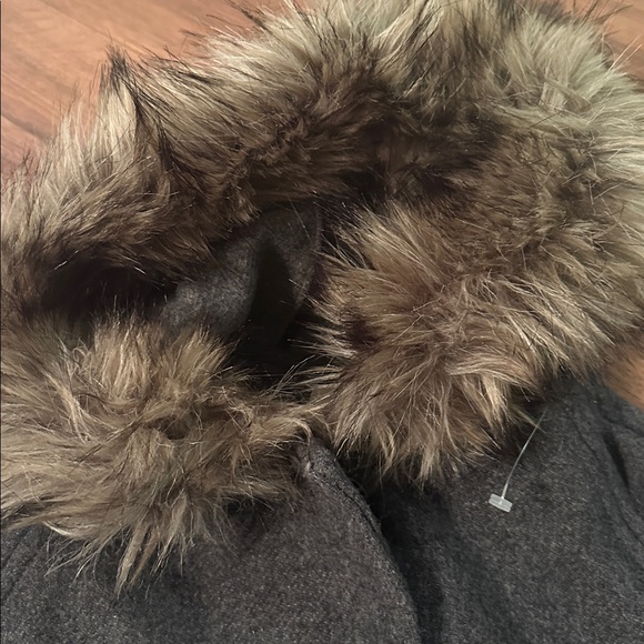 ZARA Girls WOOL Cape with Faux Fur Trim sz 13-14 - Picture 4 of 9